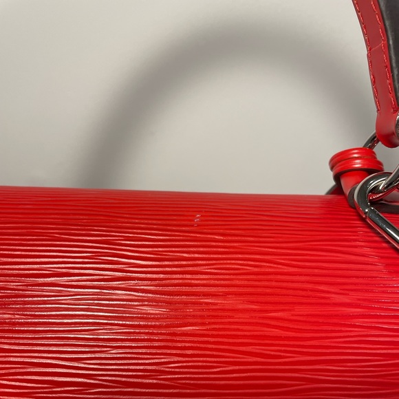 Louis Vuitton Cluny EPI MM bag - Picture 3 of 11